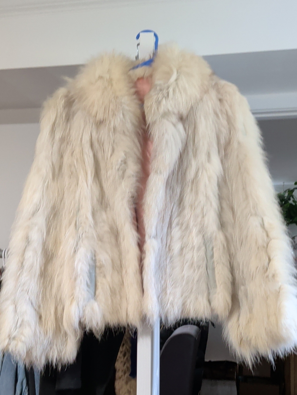 Beautiful Vintage Women's Real Fox Fur Winter Coat.